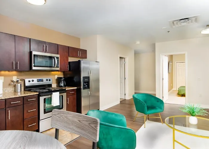 Apartment Luxe Views Prime Location 8th Floor Panoramic Views Fast Wifi 24-7 Gym Lounge Roku *