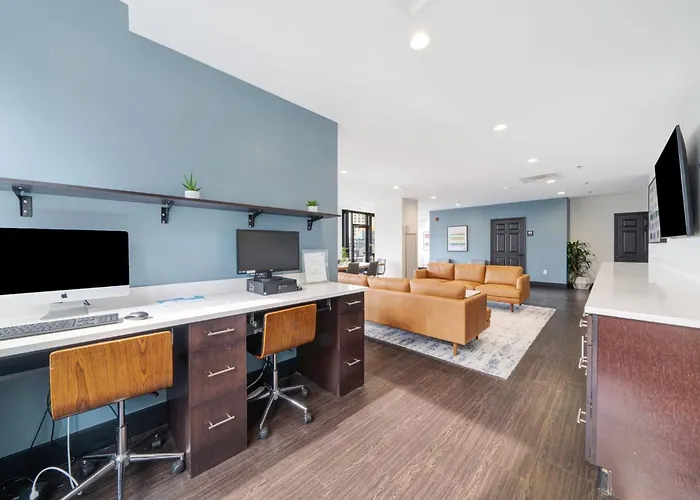 Apartment Luxe Views Prime Location 8th Floor Panoramic Views Fast Wifi 24-7 Gym Lounge Roku *
