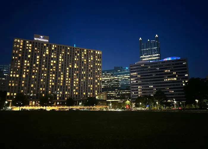Apartment Luxe Views Prime Location 8th Floor Panoramic Views Fast Wifi 24-7 Gym Lounge Roku *