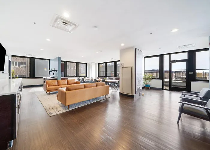 Luxe Views Prime Location 8th Floor Panoramic Views Fast Wifi 24-7 Gym Lounge Roku *