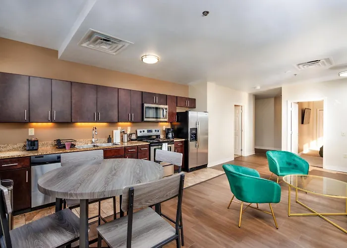 Apartment Luxe Views Prime Location 8th Floor Panoramic Views Fast Wifi 24-7 Gym Lounge Roku
