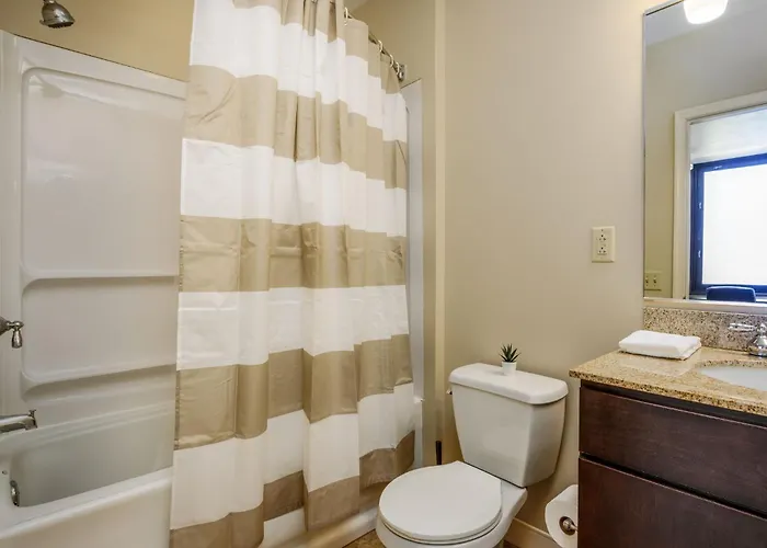 Luxe Views Prime Location 8th Floor Panoramic Views Fast Wifi 24-7 Gym Lounge Roku *