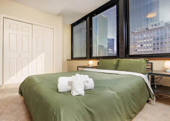 Apartment Luxe Views Prime Location 8th Floor Panoramic Views Fast Wifi 24-7 Gym Lounge Roku *